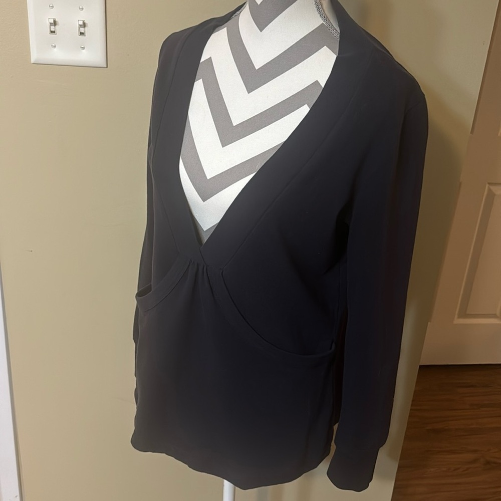 Navy Blue V-Neck Sweater with Front Pockets by Ann Taylor LOFT - Medium - Picture 1 of 8